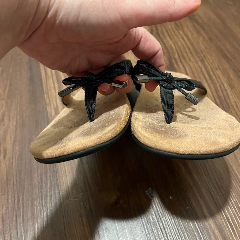 Vionic Women's Rest Bella Toe Post Sandal, Black - Picture 3 of 8